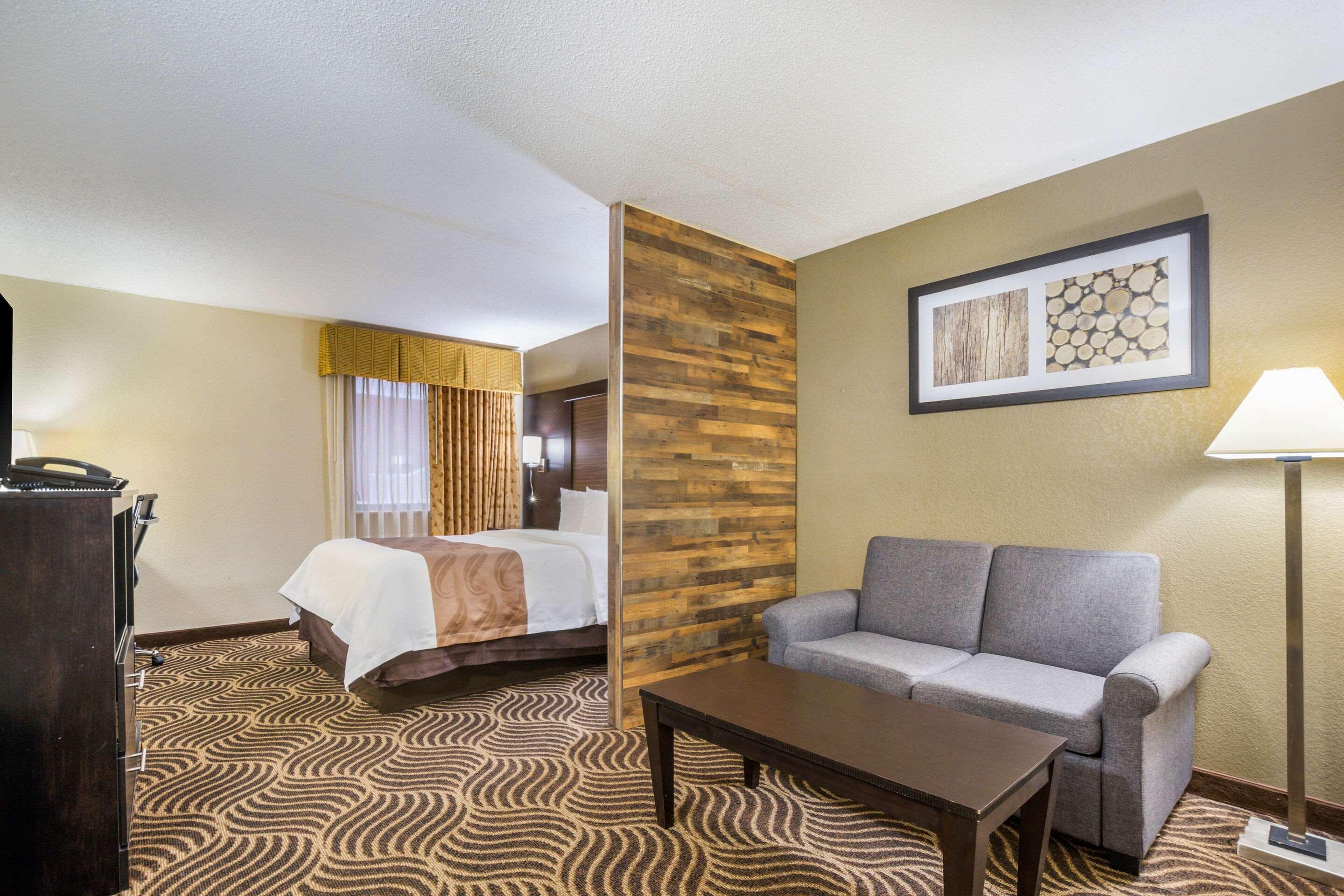 Quality Inn & Suites Florence - Cincinnati South Eksteriør bilde
