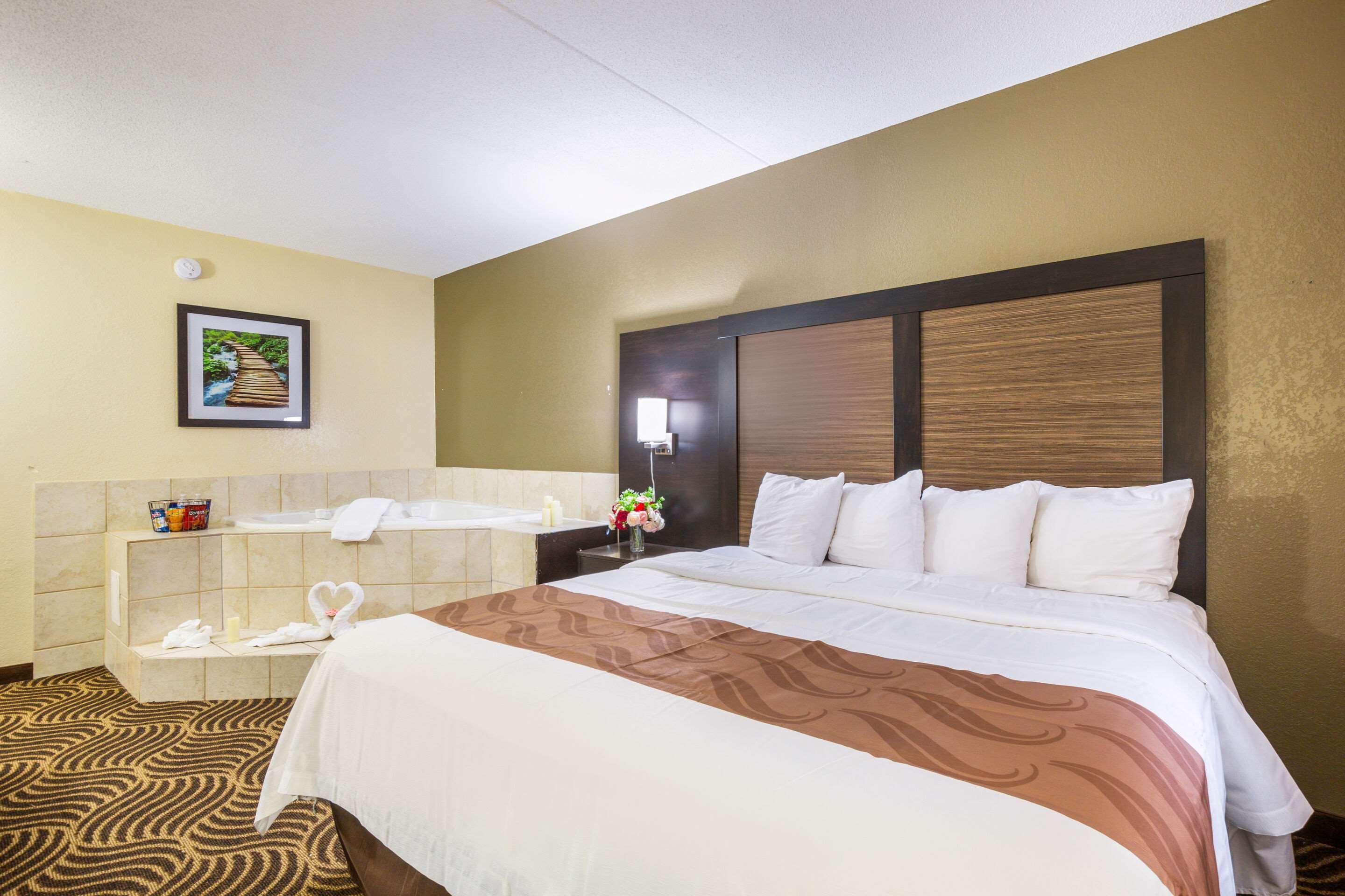Quality Inn & Suites Florence - Cincinnati South Eksteriør bilde
